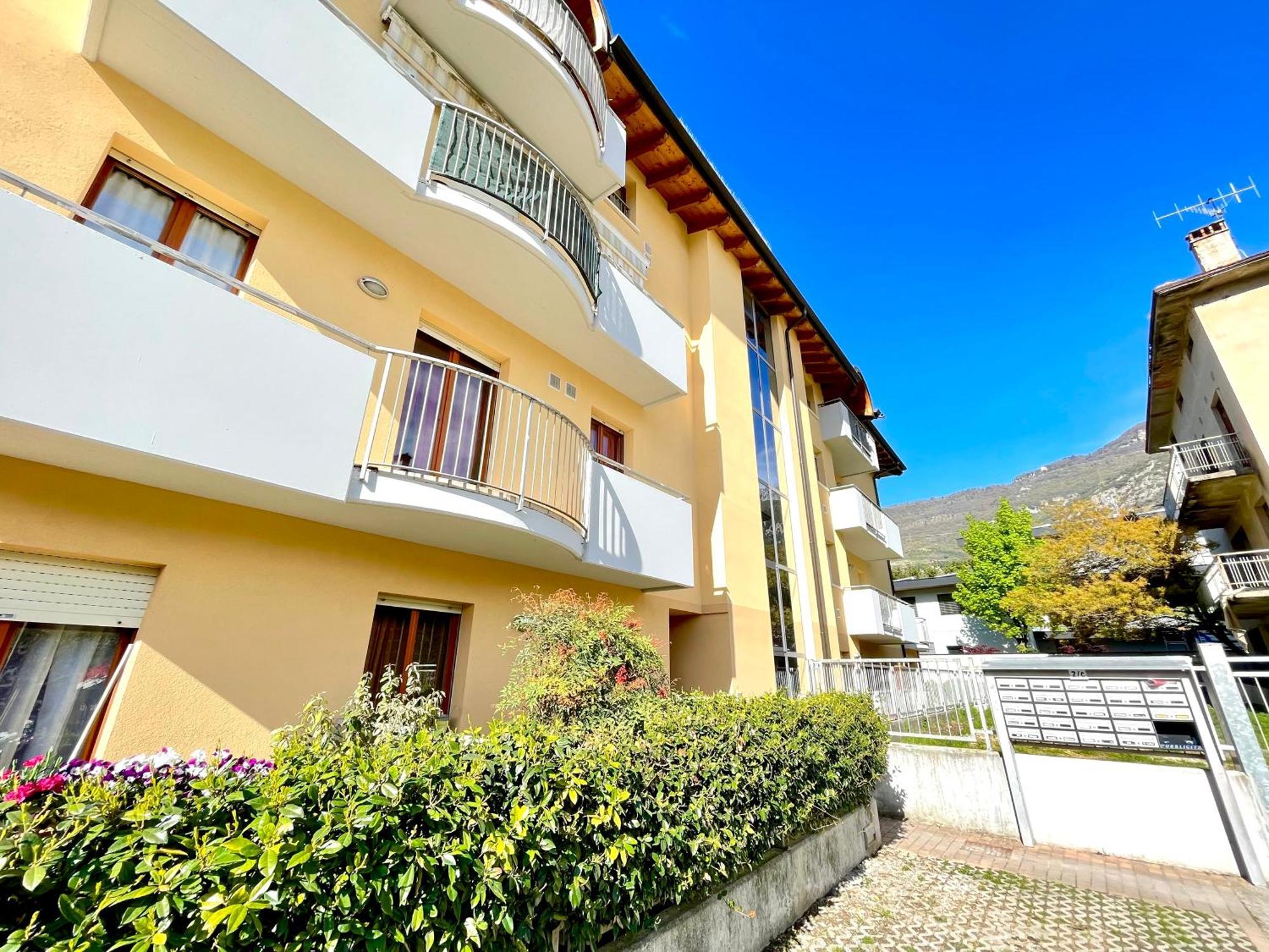 Casa Segantini - Relax Patio Apartment 1 Арко Экстерьер фото